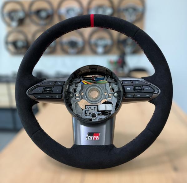 Toyota Yaris GR GXPA16R Alcantara Lenkrad